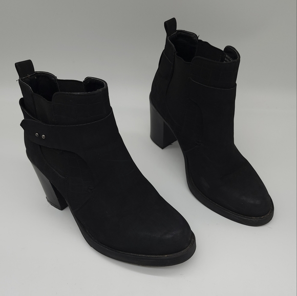 Aus 9 Therapy Black Faux Suede Snake Emboss Heeled Boot - Picture 16 of 16